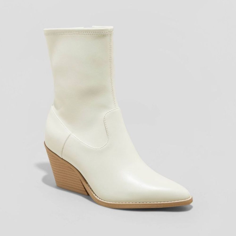 Women's Aubree Pointed Toe Ankle Boots - Universal Thread Off-White 9